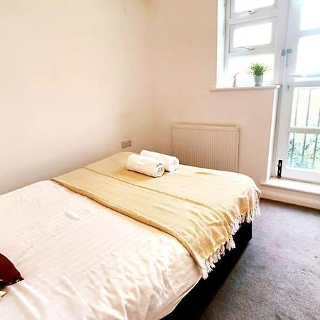 Aldgate Flats In E1. Appartement Londen Buitenkant foto