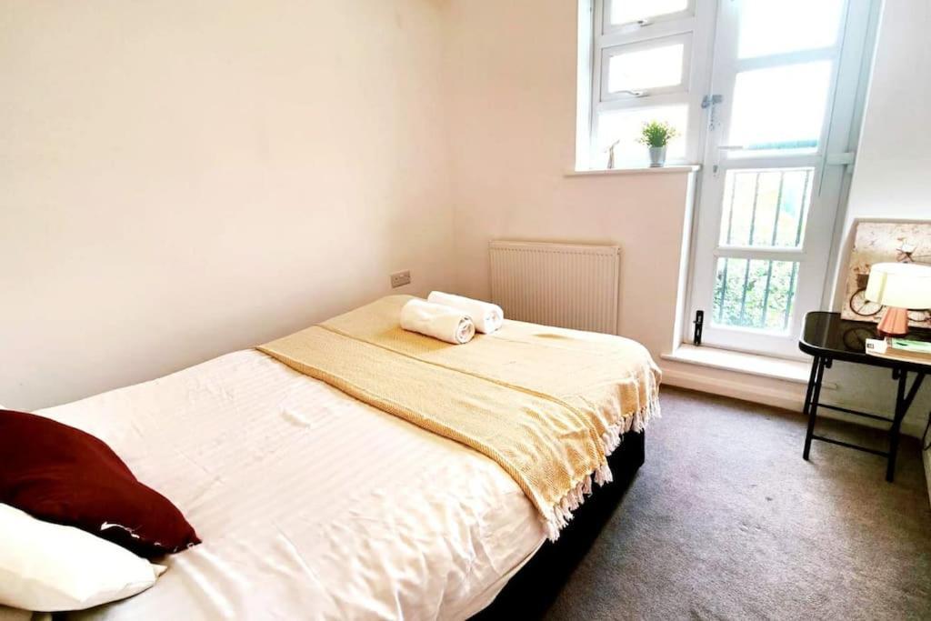 Aldgate Flats In E1. Appartement Londen Buitenkant foto