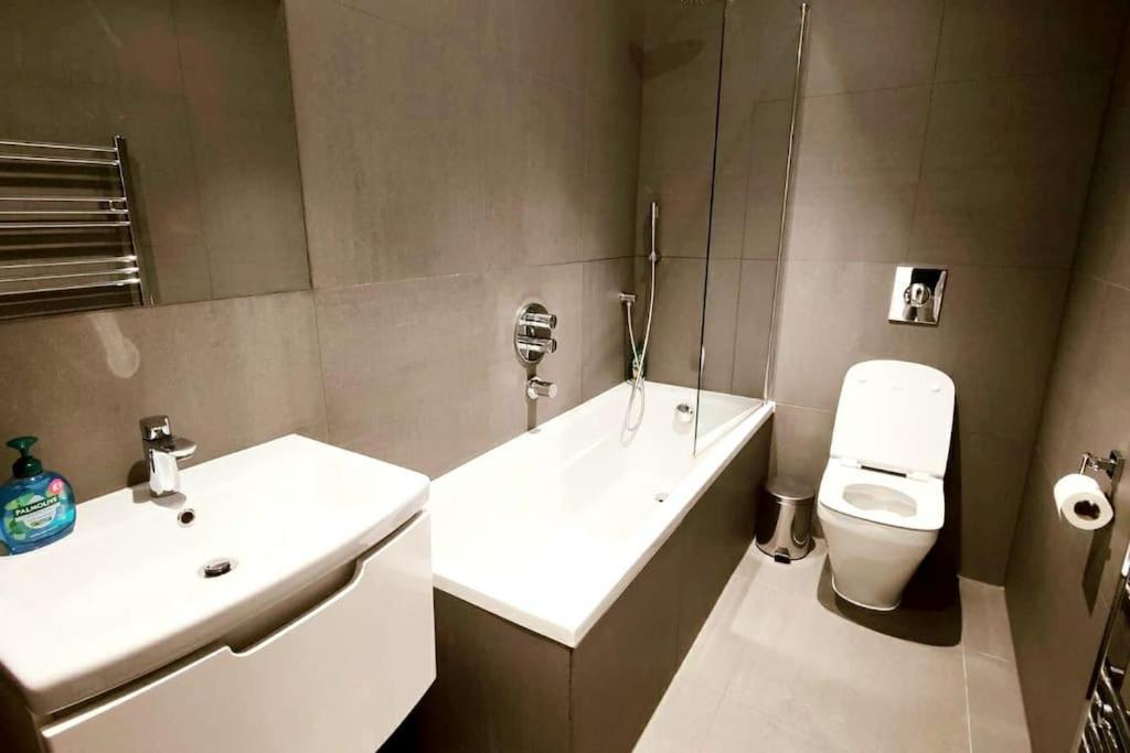 Aldgate Flats In E1. Appartement Londen Buitenkant foto